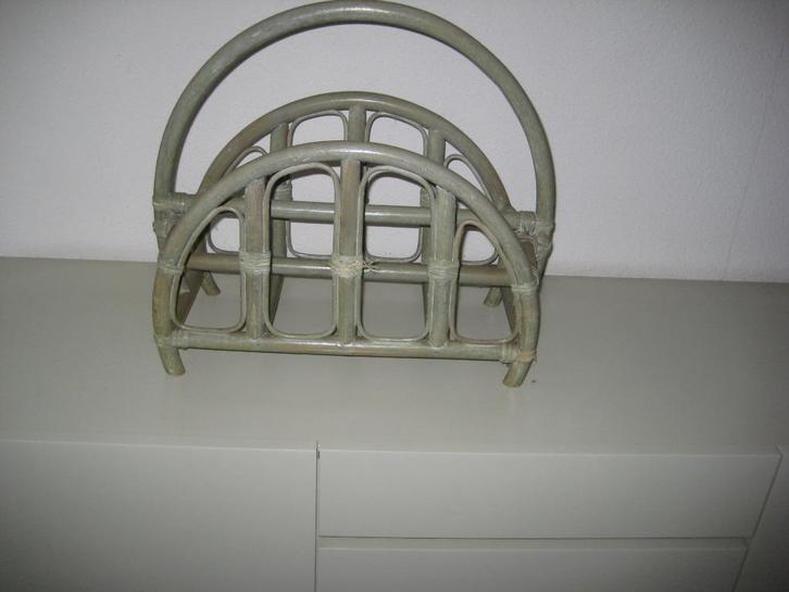 Z.G.A.NW. Bamboe Lectuurbak, Huis en Inrichting, Woonaccessoires | Krantenbakken en Lectuurbakken, Zo goed als nieuw, Ophalen