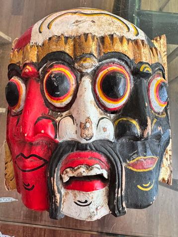 Balinese maskers Vishnu-Brahma-Shiva, 2(?)x Hanuman beschikbaar voor biedingen