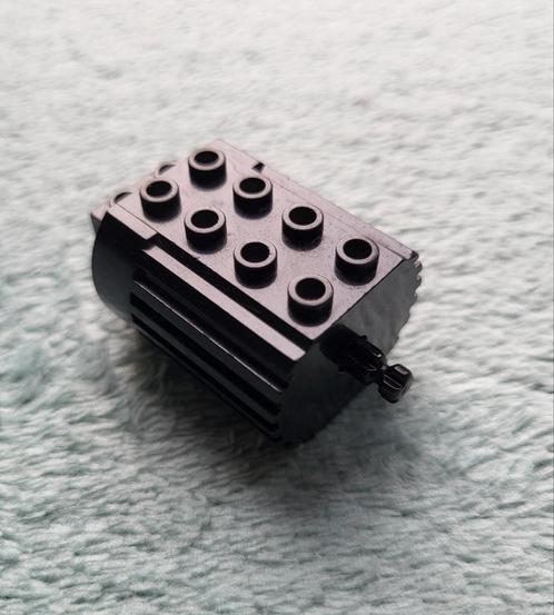 Lego Technic 12 Volt motor met kruis as voor tandwiel., Kinderen en Baby's, Speelgoed | Duplo en Lego, Gebruikt, Lego, Losse stenen