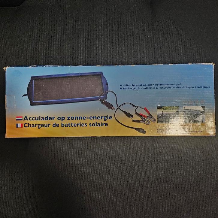 Acculader op zonne-energie - Nieuw in doos!, Audio, Tv en Foto, Accu's en Batterijen, Nieuw, Oplaadbaar, Ophalen of Verzenden