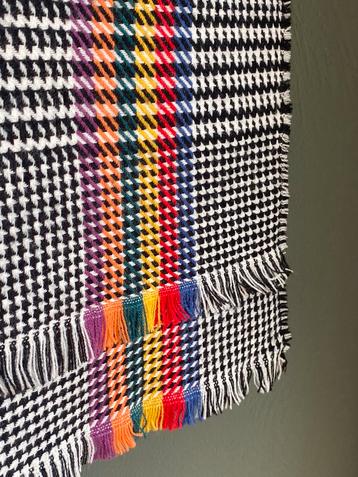 Vrolijke sjaal - 200cm x 70cm beschikbaar voor biedingen