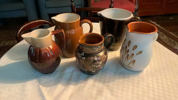 5 karaffen, keramiek, brocante, aardetinten beschikbaar voor biedingen