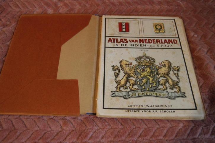 Atlas van nederland en de indiën, Boeken, Atlassen en Landkaarten, Gelezen, Nederland, 1800 tot 2000, Ophalen of Verzenden