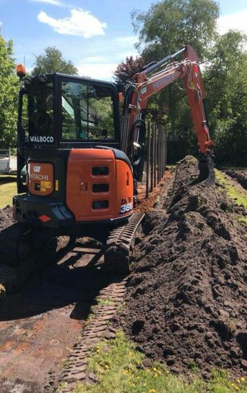 Graafmachine met machinist beschikbaar voor biedingen