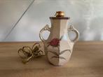 Prachtige gerestylde West-Germany vaaslamp, Huis en Inrichting, Overige materialen, Nieuw, Ophalen of Verzenden, Sjiek vintage bloemen