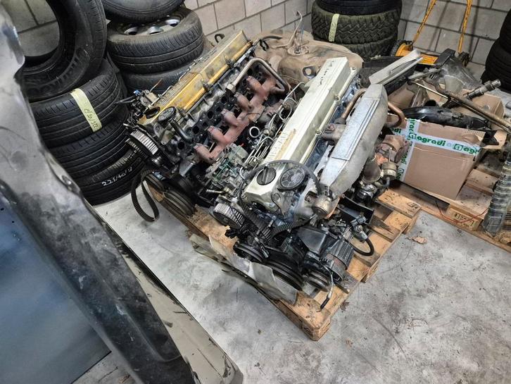 Motoren en versnellingsbak nissan patrol rd28t, Auto-onderdelen, Transmissie en Toebehoren, Nissan, Ophalen of Verzenden