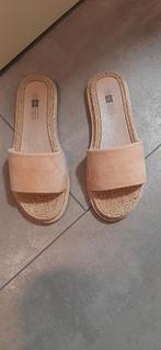 Slippers, Ophalen of Verzenden, Zo goed als nieuw, Slippers