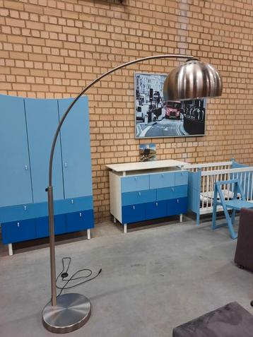 Vloerlamp rvs met voetschakelaar  beschikbaar voor biedingen
