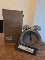 Betonnen klok - Nieuw in Doos, Huis en Inrichting, Woonaccessoires | Klokken, Ophalen, Nieuw, Analoog, Wekker of Tafelklok