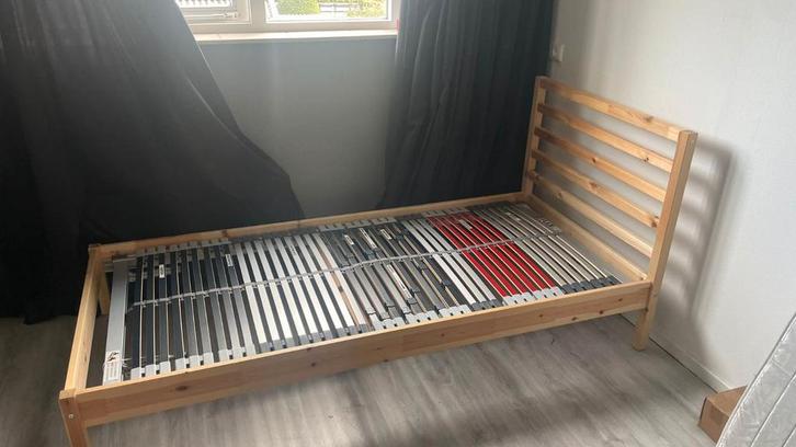 Eenpersoonsbed Tarva (Ikea) incl stevige lattenbodem, Huis en Inrichting, Slaapkamer | Bedden, Eenpersoons, 90 cm, 200 cm, Hout