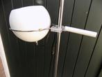 Vintage vloerlamp bollamp wit staande lamp retro jaren 70, Huis en Inrichting, Lampen | Vloerlampen, Ophalen, Gebruikt, Metaal