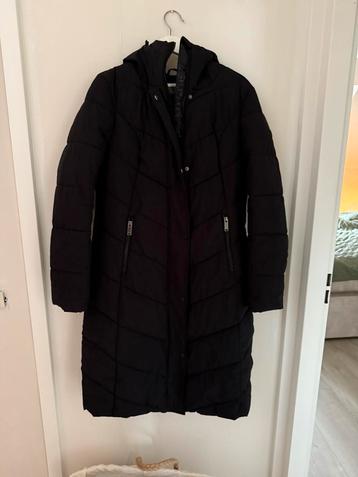 Lange zwarte puffy winterjas 40 Jola beschikbaar voor biedingen