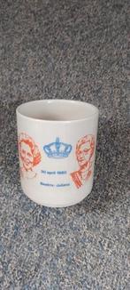 Mok met koninklijk opschrift, Verzamelen, Koninklijk Huis en Royalty, Verzenden, Zo goed als nieuw, Servies