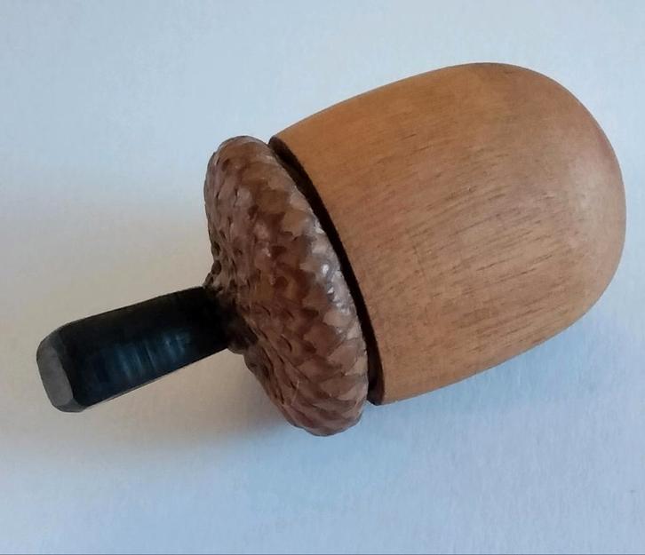 Houten Eikel "Doosje"., Antiek en Kunst, Curiosa en Brocante, Ophalen of Verzenden