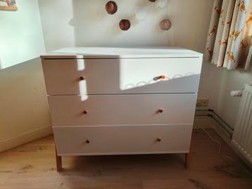 Petit Amelie Commode Brise  beschikbaar voor biedingen