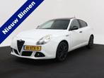 Alfa Romeo Giulietta 1.4 T Distinctive Pano | Xenon | Navi |, Auto's, Stof, Zwart, 4 cilinders, Wit