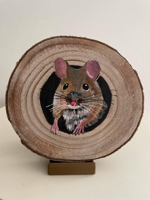 Muisje op boomschijf, Huis en Inrichting, Woonaccessoires | Schilderijen, Tekeningen en Foto's, Nieuw, Schilderij, Minder dan 50 cm