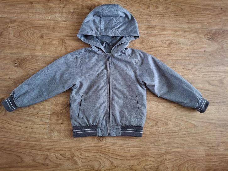 Grijze zomerjas Prenatal 110, Kinderen en Baby's, Kinderkleding | Maat 110, Zo goed als nieuw, Jongen, Jas, Ophalen of Verzenden