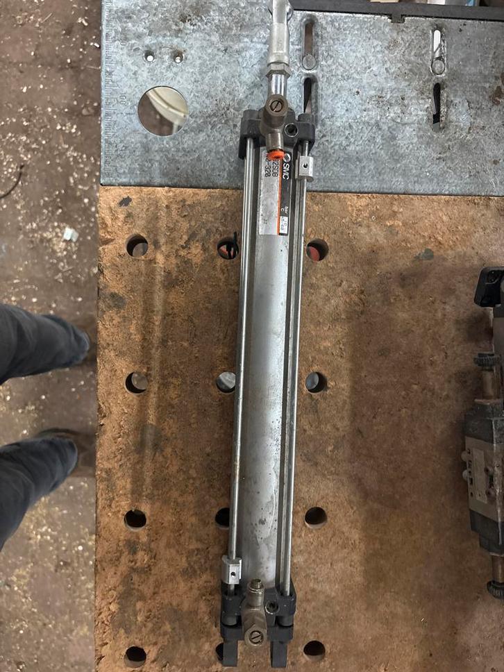 SMC C92SDB Pneumatische Cilinder - 40x320, Doe-het-zelf en Verbouw, IJzerwaren en Bevestigingsmiddelen, Gebruikt, Overige typen