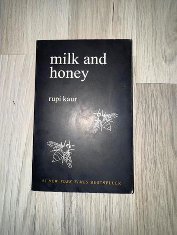 Milk and Honey - Rupi Kaur beschikbaar voor biedingen