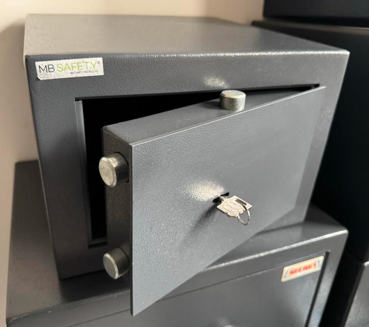 Zeer degelijke compacte MB Safety kluis brandkast, Huis en Inrichting, Brandblussers en Brandkasten, Brandkast, Ophalen