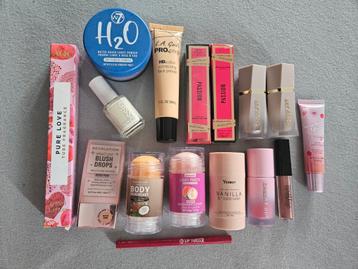 Make up pakket NIEUW beschikbaar voor biedingen