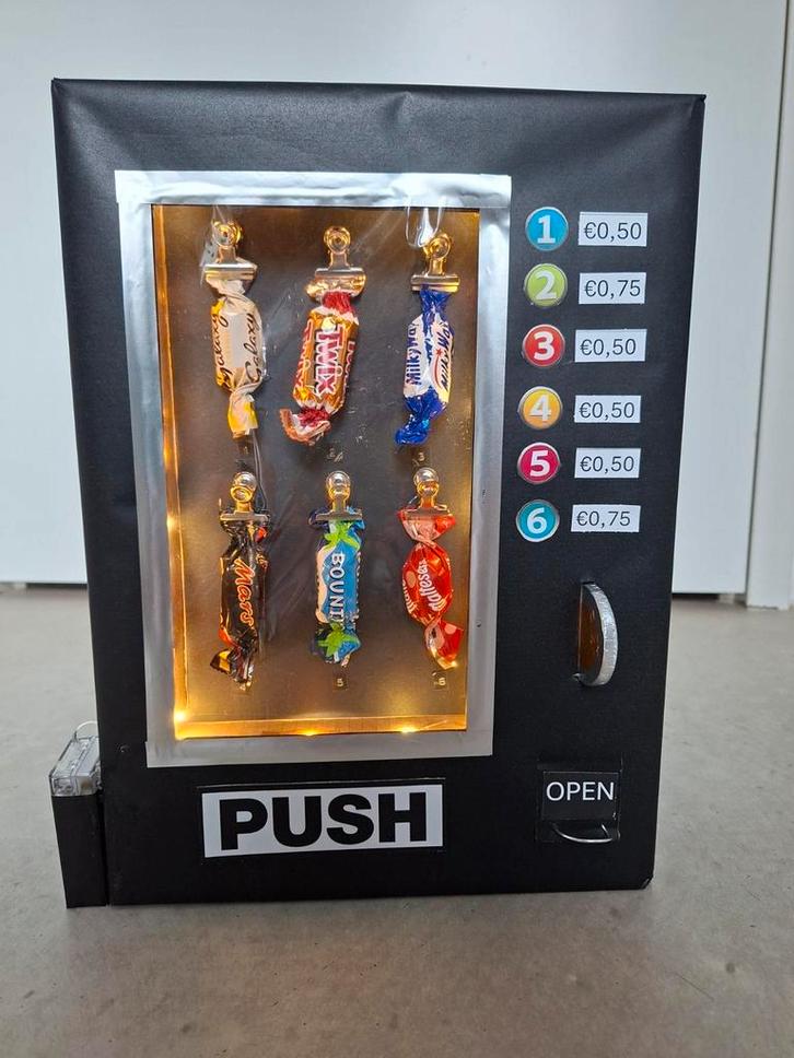 Sinterklaas surprise snoepautomaat met chocolade, met liicht, Diversen, Sinterklaas, Ophalen of Verzenden