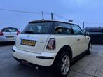 MINI Mini 1.4 One Pepper (bj 2010), Auto's, Mini, 4 cilinders, 4 stoelen, Wit, Bedrijf