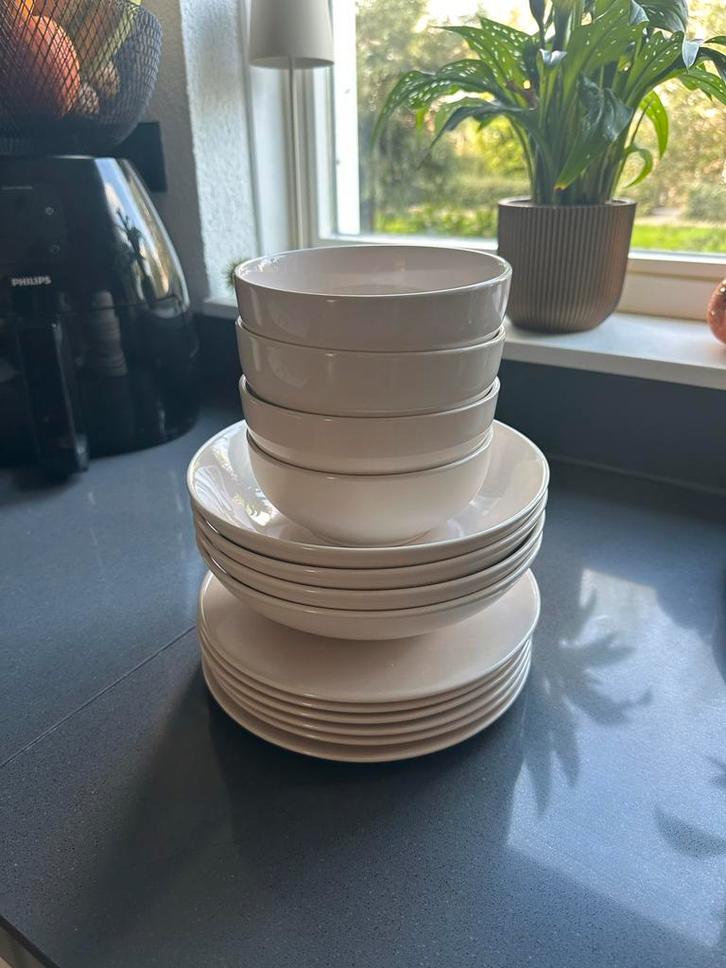 Beige Action Servies - Zo Goed Als Nieuw!, Huis en Inrichting, Keuken | Servies, Zo goed als nieuw, Compleet servies, Effen, Aardewerk