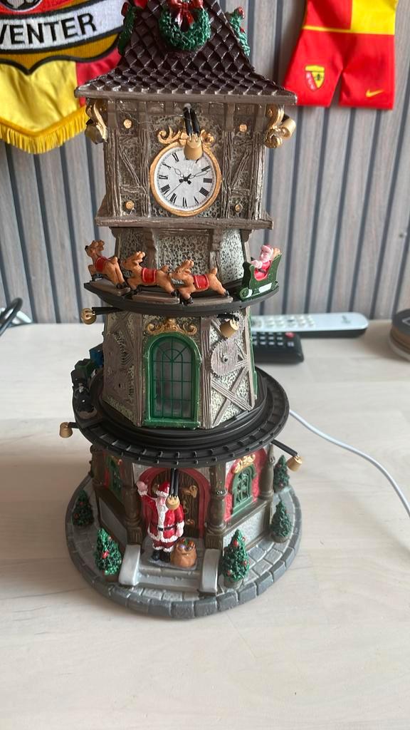 Lemax Christmas Clock Tower, Diversen, Kerst, Zo goed als nieuw, Ophalen of Verzenden