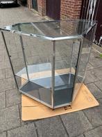 2 prachtige moderne Vitrineksten met glazen  legplanken., Huis en Inrichting, Woonaccessoires | Overige, Ophalen, Gebruikt