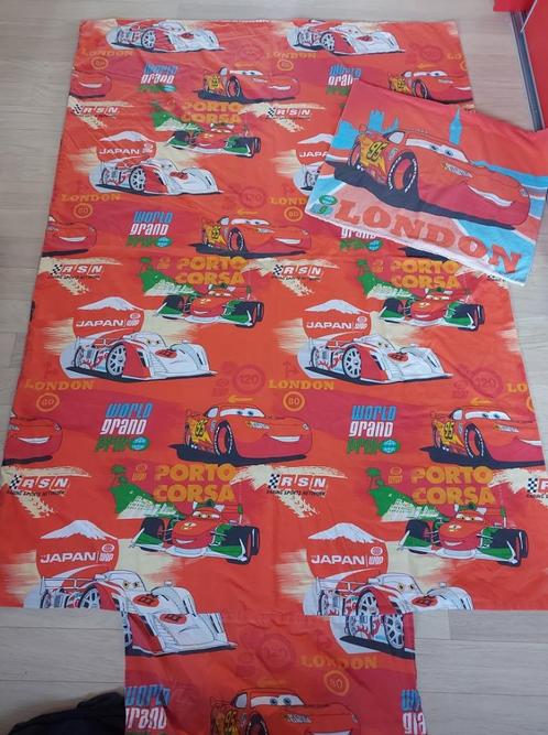 Cars dekbedovertrek 140 x 200 cm, Kinderen en Baby's, Kinderkamer | Beddengoed, Zo goed als nieuw, Dekbedovertrek, Rood, Jongetje