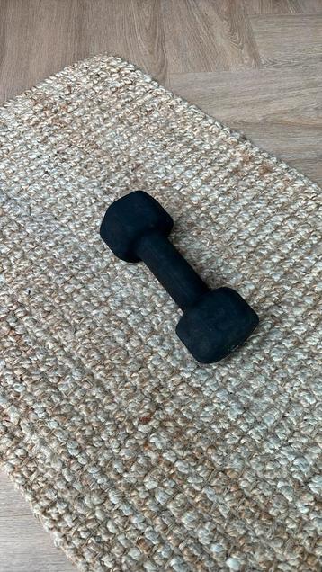1x 3kg Dumbell beschikbaar voor biedingen