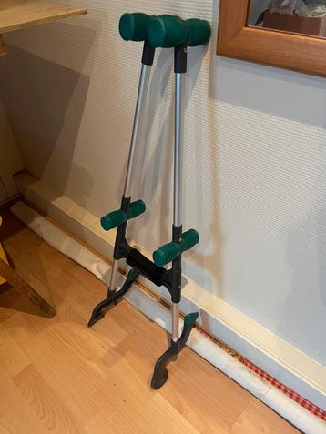 Handylegs aan en uittrek hulpmiddel beschikbaar voor biedingen