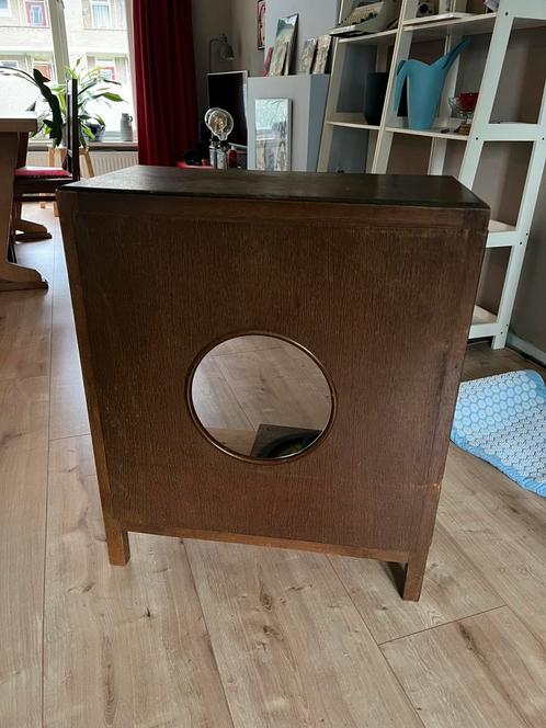 Antiek kastje met rond gat erin, Antiek en Kunst, Antiek | Meubels | Kasten, Ophalen