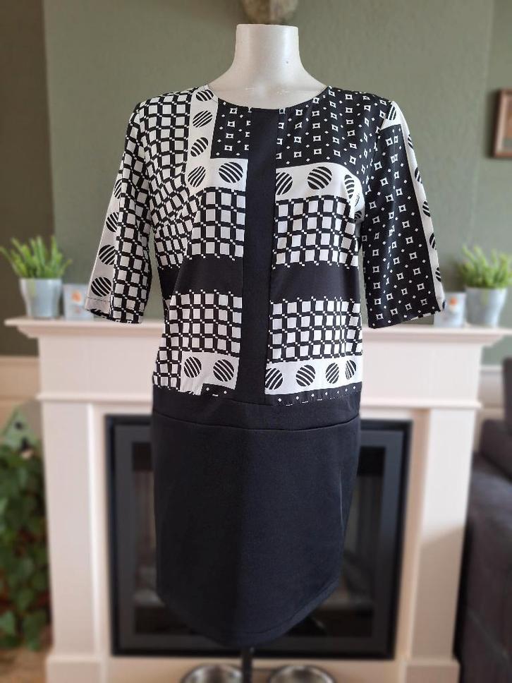 Sandro Ferrone M 40 38 jurk zwart wit nieuw gratis verz NL, Kleding | Dames, Jurken, Zo goed als nieuw, Maat 38/40 (M), Zwart