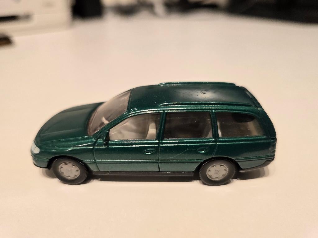 Opel Omega caravan 2.0 16v 1/64 Siku, Ophalen of Verzenden, Gebruikt, Auto