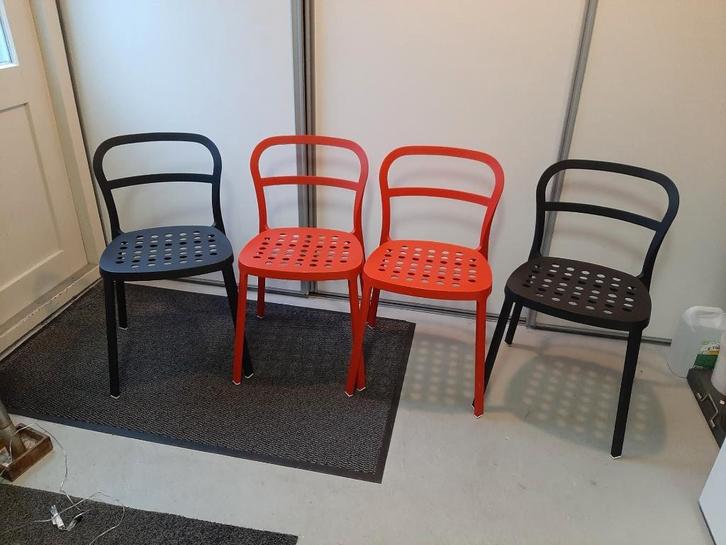 Reidar stoelen van Ikea 4 stuks. Rood en zwart., Huis en Inrichting, Stoelen, Zo goed als nieuw, Vier, Metaal, Overige kleuren