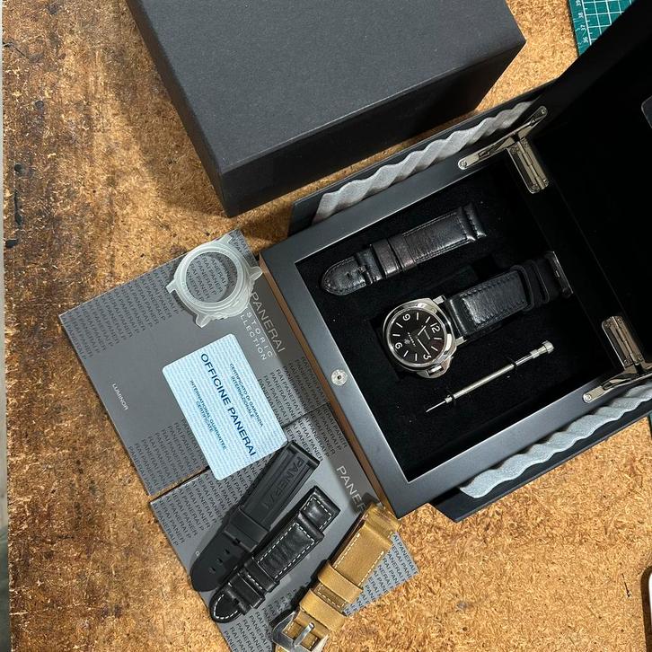 Panerai PAM0000 Logo – Overcomplete Set | 5 Straps, Sieraden, Tassen en Uiterlijk, Horloges | Heren, Gebruikt, Polshorloge, Overige merken