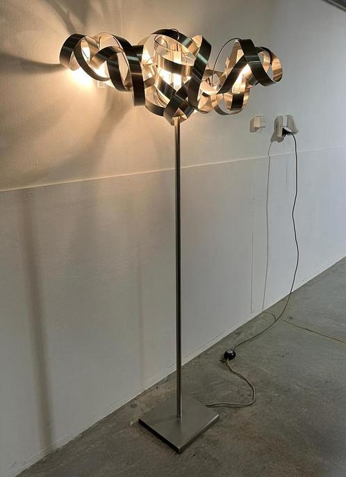 Montone vloerlamp van Jacco Maris, Huis en Inrichting, Lampen | Vloerlampen, Zo goed als nieuw, 150 tot 200 cm, Metaal, Ophalen