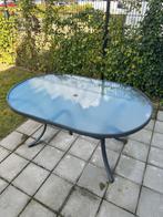 Metalen tuintafel met glazen blad en parasolhouder, Tuin en Terras, Tuintafels, Ophalen, Gebruikt, Ovaal, Metaal