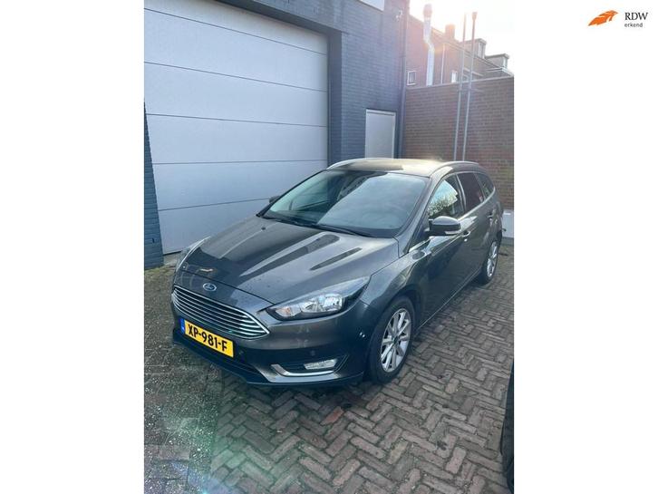 Ford Focus Wagon 1.0 Titanium DISTRIBUTIE KAPOT !, Auto's, Ford, Bedrijf, Te koop, Focus, ABS, Airbags, Airconditioning, Bluetooth