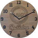 Themaklok met een Lanz Bulldog tractor logo (2), Ophalen of Verzenden, Nieuw, Wandklok