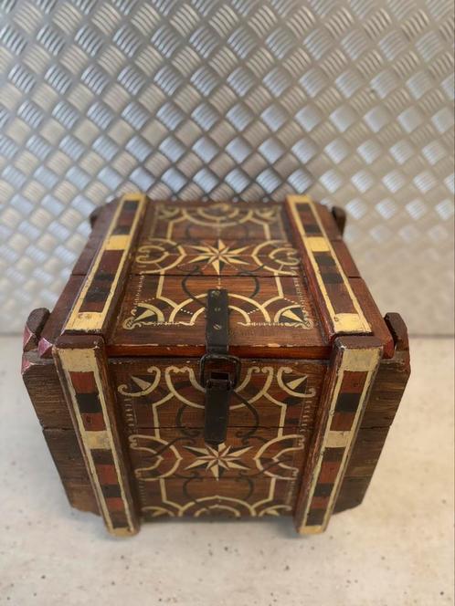 Unieke vintage opbergkist – handgemaakt en op wielen, Antiek en Kunst, Antiek | Meubels | Kasten, Ophalen