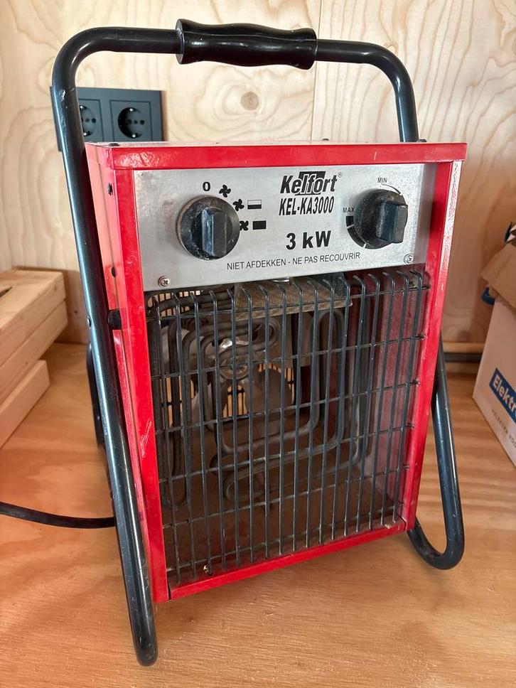 Kelfort Kachel - 3kW werkplaats kachel Standkachel, Doe-het-zelf en Verbouw, Verwarming en Radiatoren, Gebruikt, Kachel, 800 watt of meer