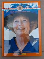 25 jaar Beatrix De koningin in woord en beeld, Ophalen of Verzenden, Zo goed als nieuw