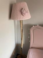 Staande licht roze gehaakte lamp, Huis en Inrichting, Lampen | Vloerlampen, Ophalen of Verzenden, Zo goed als nieuw