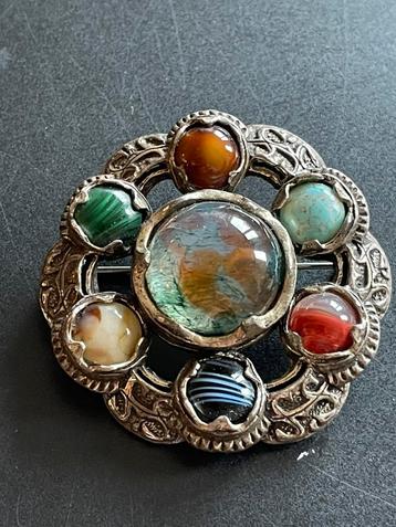 Schotse broche/hanger met verschillende stenen beschikbaar voor biedingen