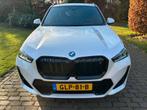 BMW iX1 Xdrive30e 272pk 2022 Wit M-sport High Executive, Auto's, BMW, Zwart, Met garantie (alle), Lichtsensor, Wit