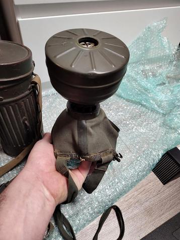 Ww2 Oorlogse Duitse gasmasker compleet met bus en toebehoren beschikbaar voor biedingen